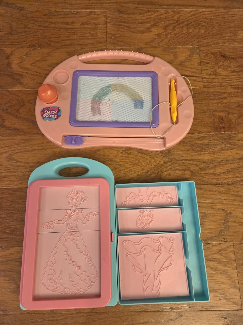 Melissa & Doug Design Activity Kit & Magnetic Doodle